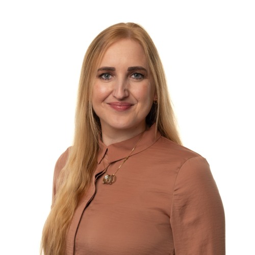 Elvira Vos, MD
